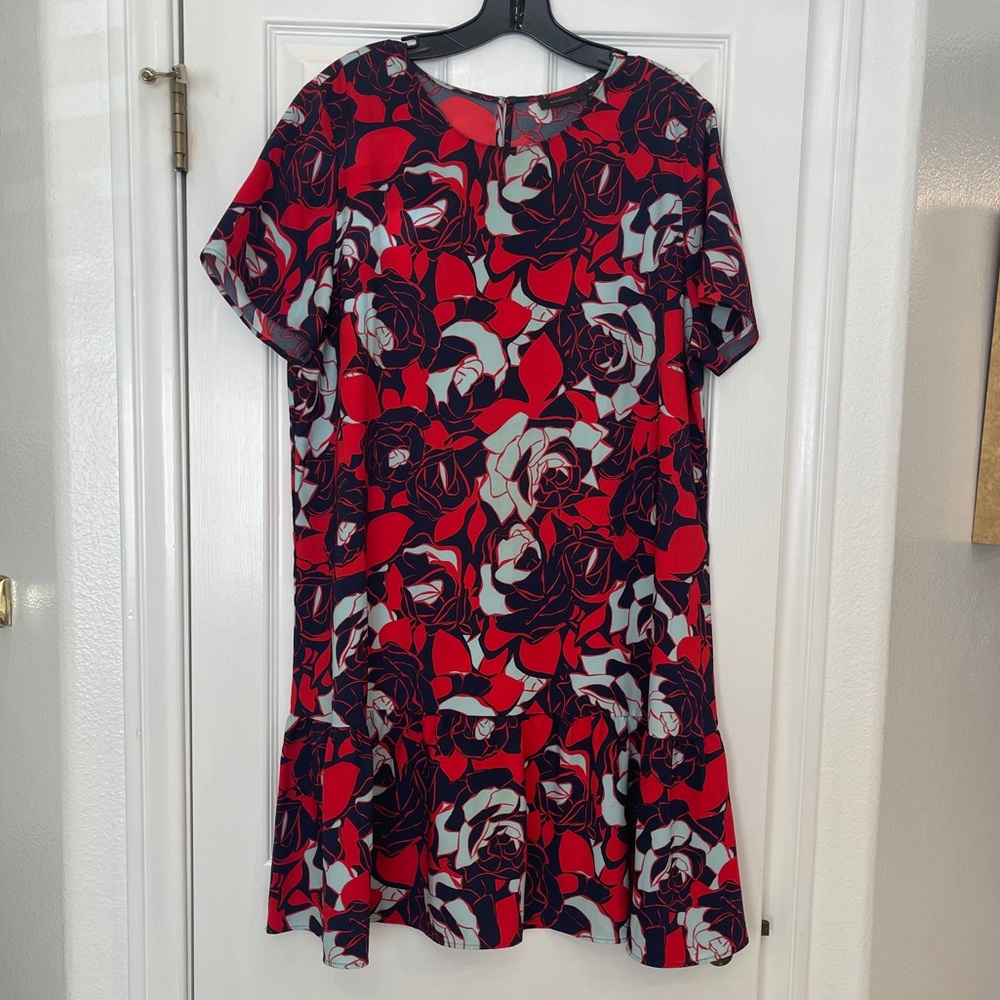 Short sleeve shift dress